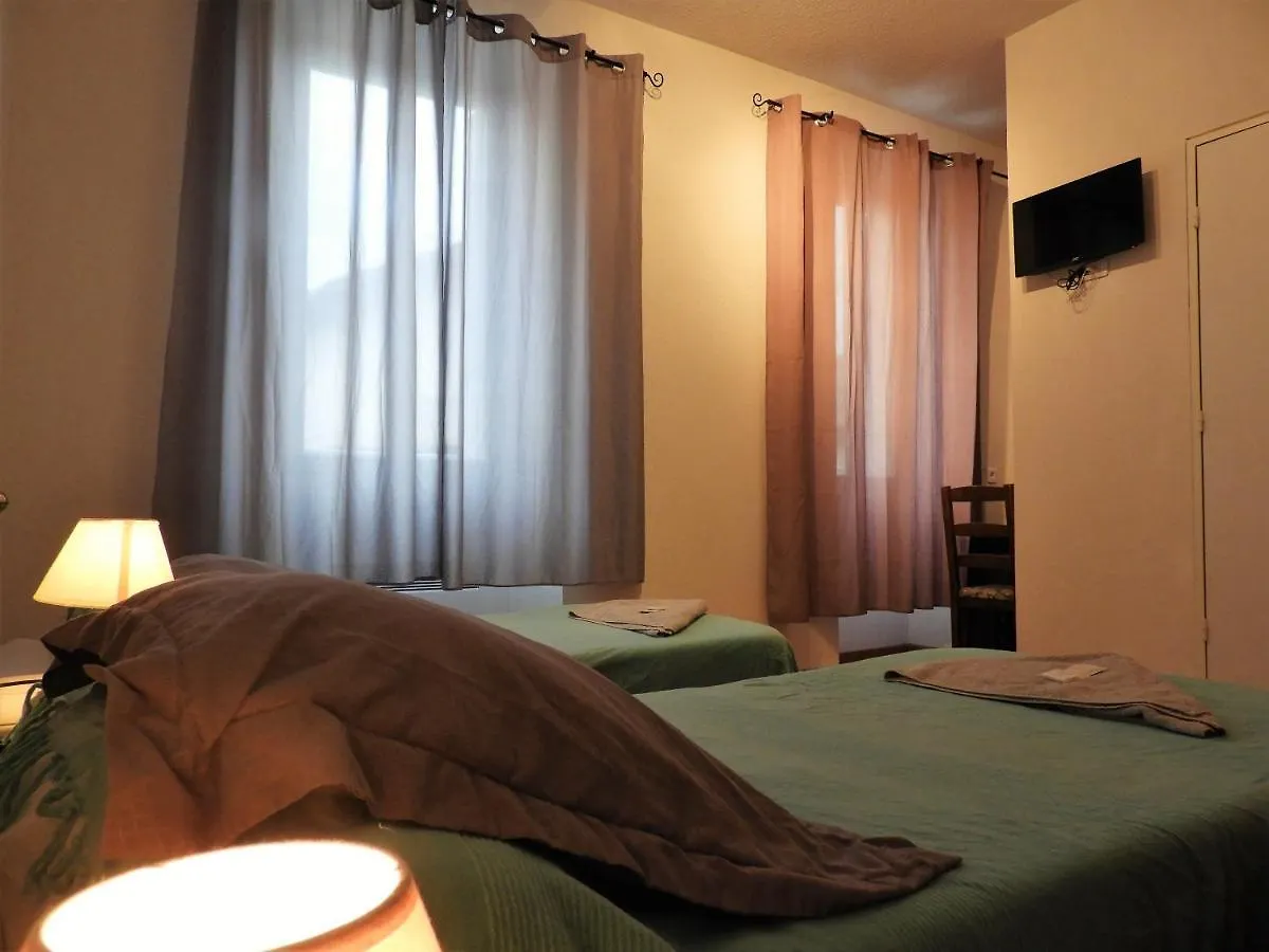Hotel Le Relais Des Cavaliers Villeneuve-d'Entraunes 0*,  Francia